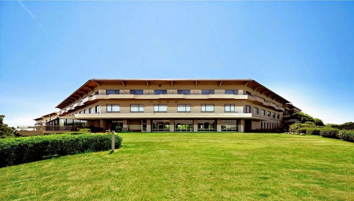 Natural Green Park Hotel