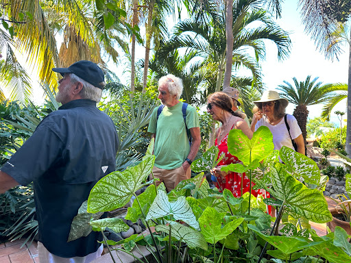 Ola Brisa Gardens, A.C.