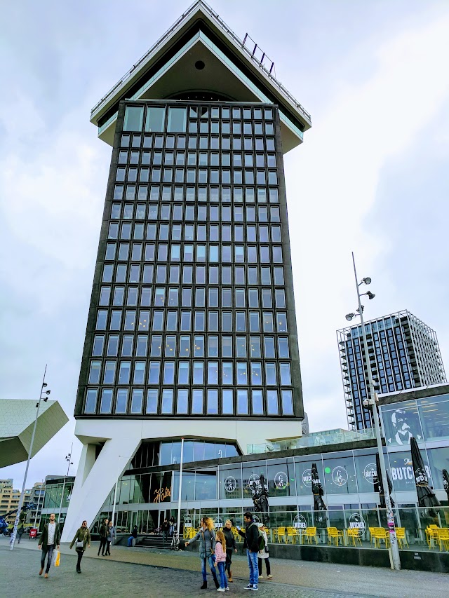 Sir Adam Hotel