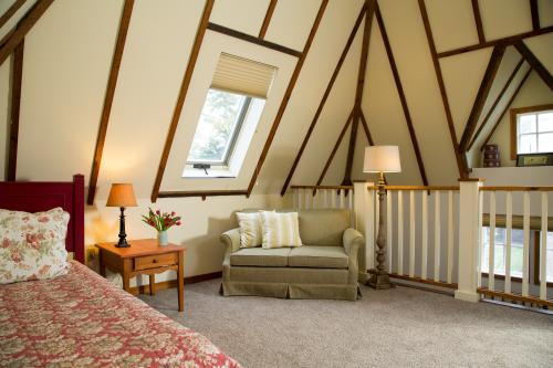 Four Chimneys Inn & Restaurant by null