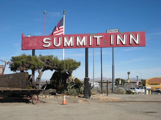 Summit Inn Sign