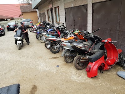Photos of CRISMOTO MotoService Reparatie Moticiclete Scuter Atv