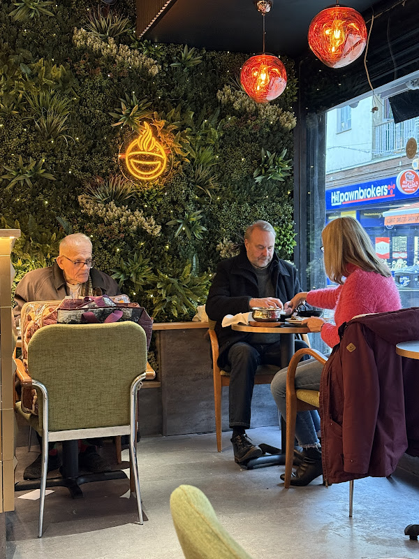 Tandoo’s crawley - Indian Restaurants in Crawley