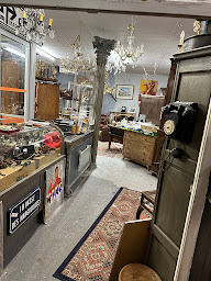 Photo n°23 de Brocante de creully à Creully sur Seulles (Magasin d'ameublement et de décoration)