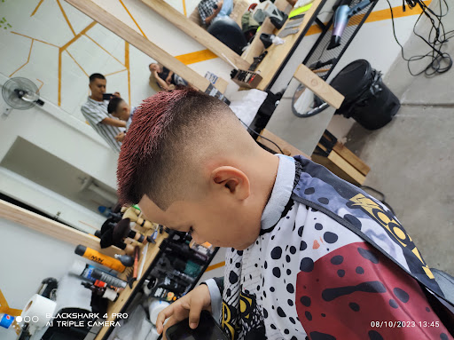OLYMPUS "place of gods" BARBER SHOP - Thumbnail