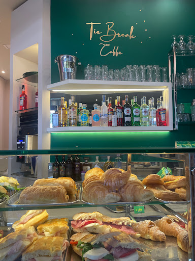 Tie Break Café - Visual