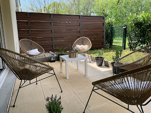 Photo n°1 de Renault Débora à Valserhône (Sage-femme)