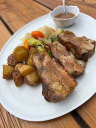 Photo n°13 de Restaurant Le Grillon à Chambon-sur-Lac (Restaurant)