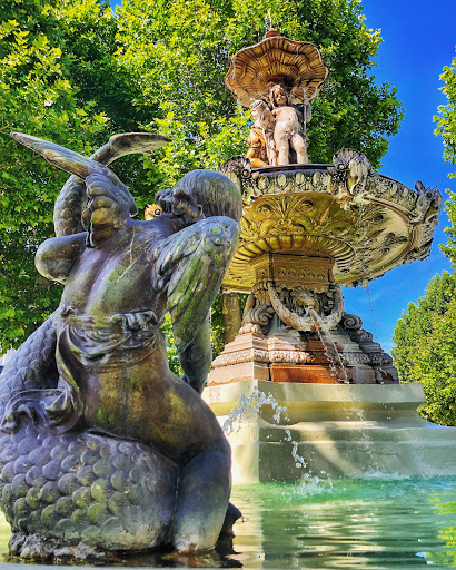 La Fontaine de la Place Delille - Thumbnail