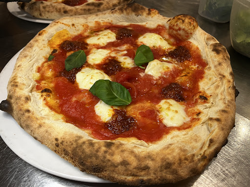 Il Mascalzone pizzeria con cucina - Thumbnail