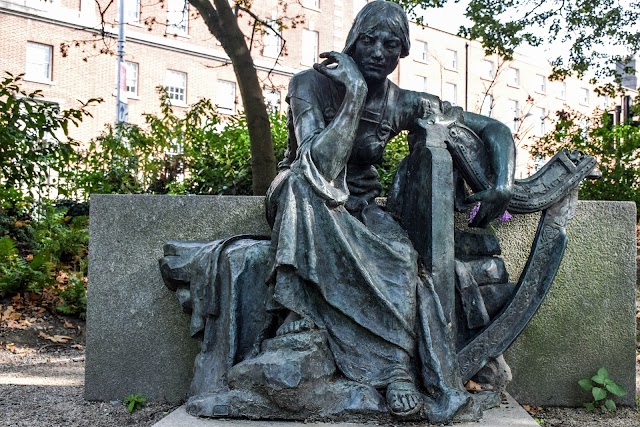 Merrion Square Park Statue