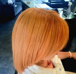 Photo n°12 de Alexandre Morvan à Saint-Pierre (Salon de coiffure)