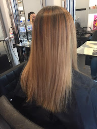 Photo n°4 de Salon de coiffure Juan Rosa à Pouzols (Salon de coiffure)