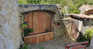 Photo n°5 de La Pierre D'angle à Molières-sur-Cèze (Maçon)