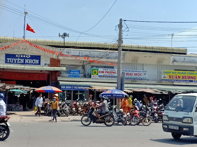 Chợ Tuyên Nhơn