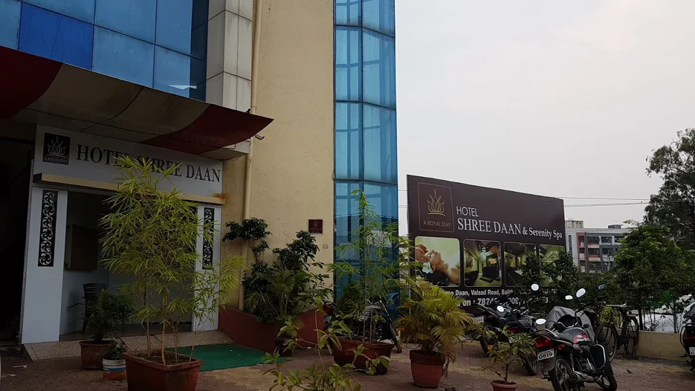 Hotel Shree Daan Vapi