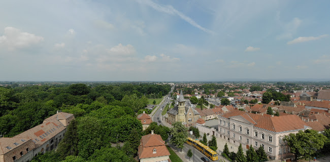 Nyitvatartás: Esterházy-kastély