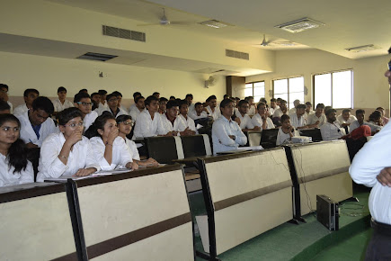 Af1qipng 0eamcd Fpjgk4zyfqq5bticm4exniapes R=s435 K No