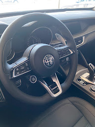 Photo n°10 de ALFA ROMEO STELLANTIS &YOU VILLENEUVE D'ASCQ à Villeneuve-d'Ascq (Garage automobile)