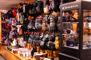 Photo n°5 de Vallorcine Locaskis Mont-Blanc à Vallorcine (Magasin de vêtements de sport)