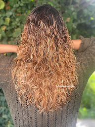 Photo n°10 de Mélany Waddington Coiffeuse Coloriste & Visagiste à Saint-Quentin-de-Baron (Salon de coiffure)