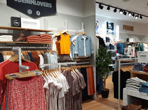 Photo n°7 de Bonobo à La Couronne (Magasin de vêtements pour femmes)