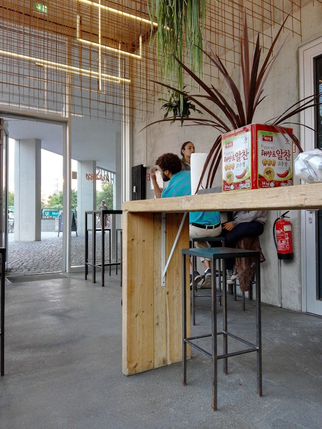 Pacifico Buns & Burgers