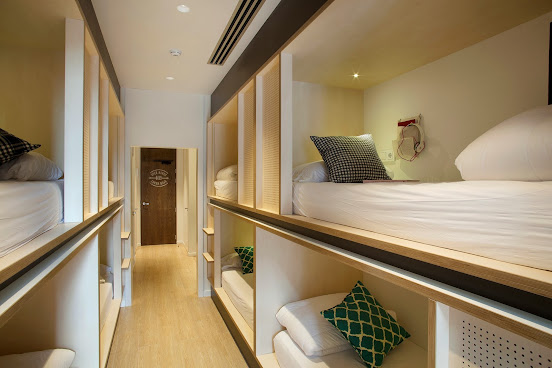 TOC Hostel Barcelona by null