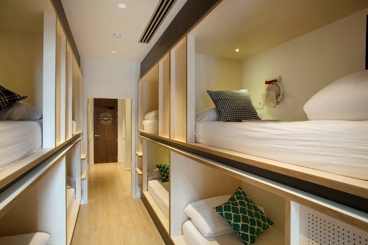 TOC Hostel Barcelona by null