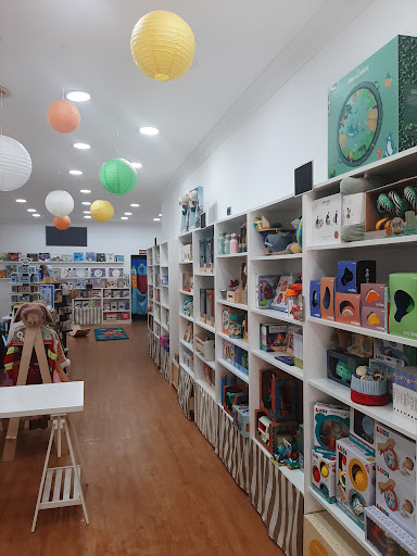EL PEQUEÑO BAOBAB - librería y juguetería