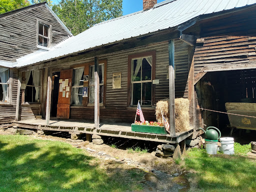 Poore Family Homestead Historic Farm Museum Gallery - United States