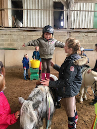 Photo n°2 de ECURIE DES REFLETS à Thierville (Centre équestre)