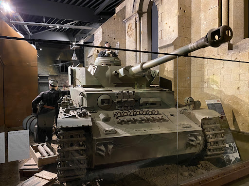 Overlord Museum - Visual