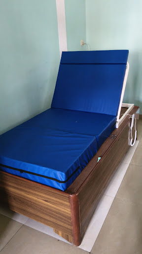 Recliner Bed 30% off on rent post image