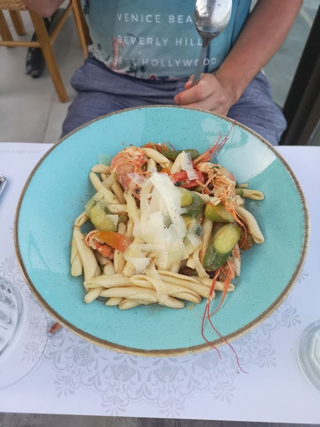 Zaeri all day cafe & restaurant