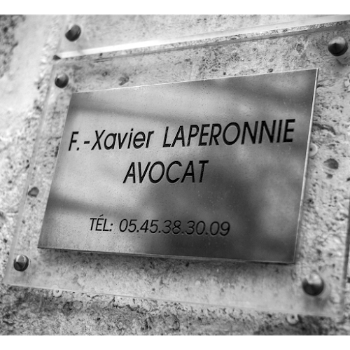 Opinii despre Cabinet d'avocat Laperonnie François-Xavier în Angoulême - Avocat