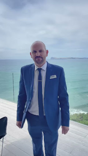 Reviews of Neil Kember and Chelsea Mclean Bayleys Real Estate Whitianga in Thames - Real estate agency