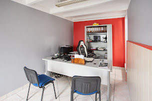 Photo n°1 de DB AUTO à Muron (Garage automobile)