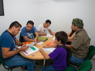 Photos of ingl&eacute;s individual Iguala