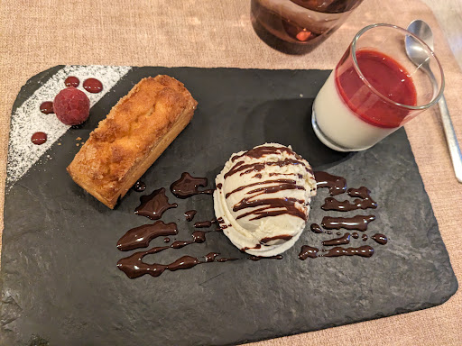 Restaurant Les 2 Flèches Gallery - France