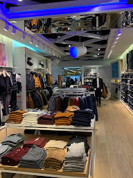 Photo n°19 de Jules Aubiere à Aubière (Magasin de smokings)