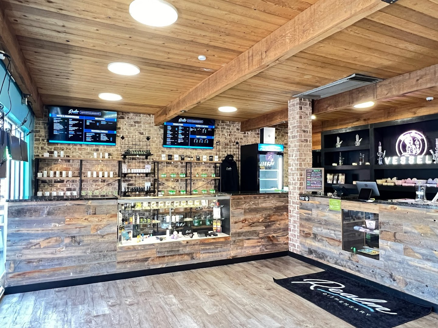 Realm - Midtown | Cannabis Beverage & Smoke Shop photo 4