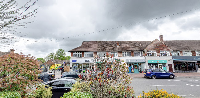 Sophie Sews - Woking