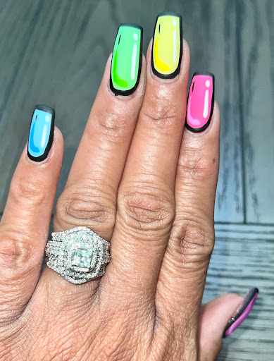 Elon Nails - Visual
