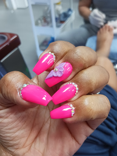 Laura Nails - Thumbnail