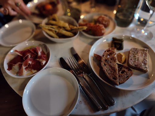 Milly's Bistro - Visual
