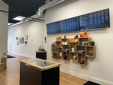 TreeTops Cannabis Co. 4063 Hamilton Rd Unit 1, Dorchester, ON N0L 1G2, Canada