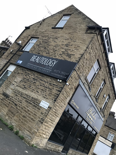 Beautology Hair & Skincare Clinic & Training Academy Logo