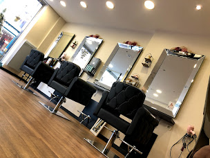 Photo n°2 de Le Salon by Alzina à Coutances (Salon de coiffure)