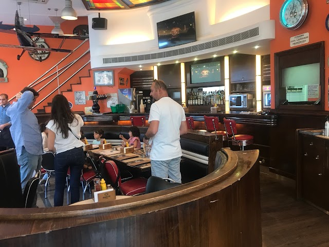 Roadster Diner